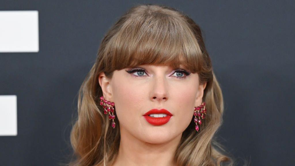 وقتی موسیقی با فوتبال تلاقی می‌کند؛ آیا می‌توانید آزمون اشعار ما را شکست دهید؟